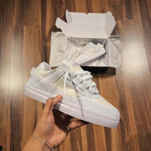 Tesla Coil White UV Purple